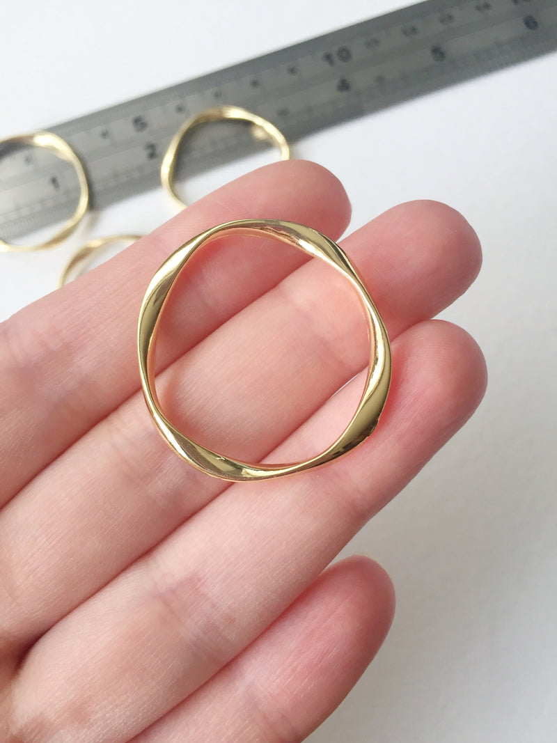 4 x Gold Plated Wavy Circle Connectors, 32mm Gold Hoop Jewellery Links (0644)