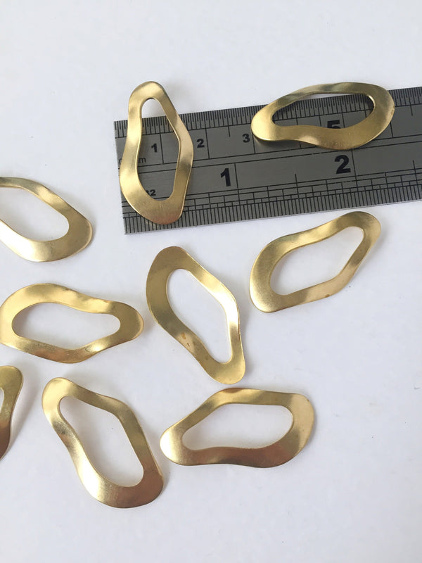 6 x Raw Brass Wavy Oval Connectors, 32x17mm (0638)