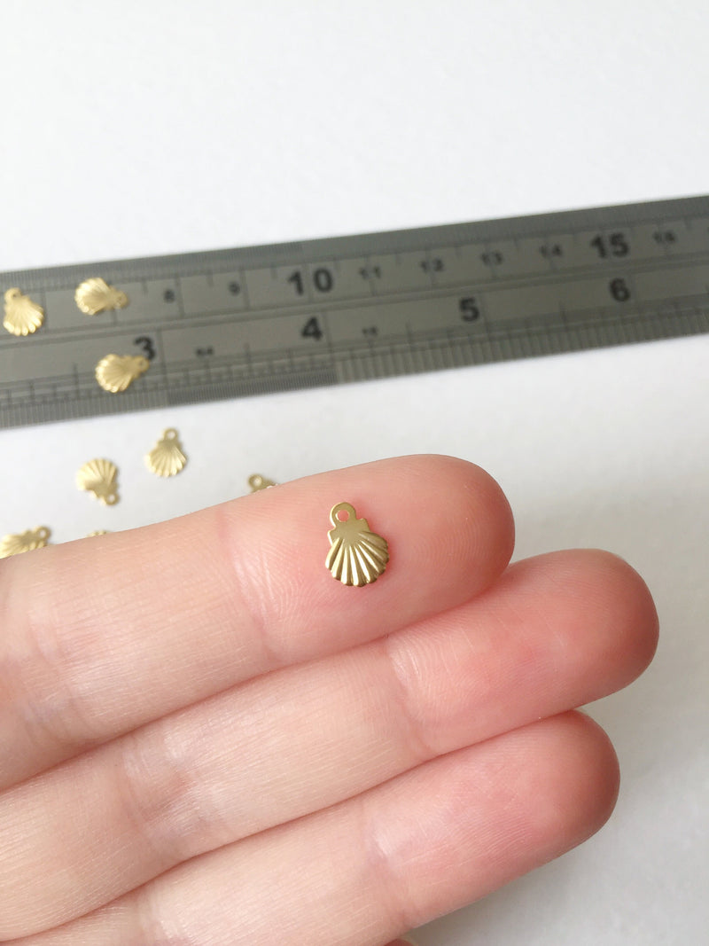 10 x Tiny Gold Plated Stainless Steel Shell Charms, 8x6mm (0266)