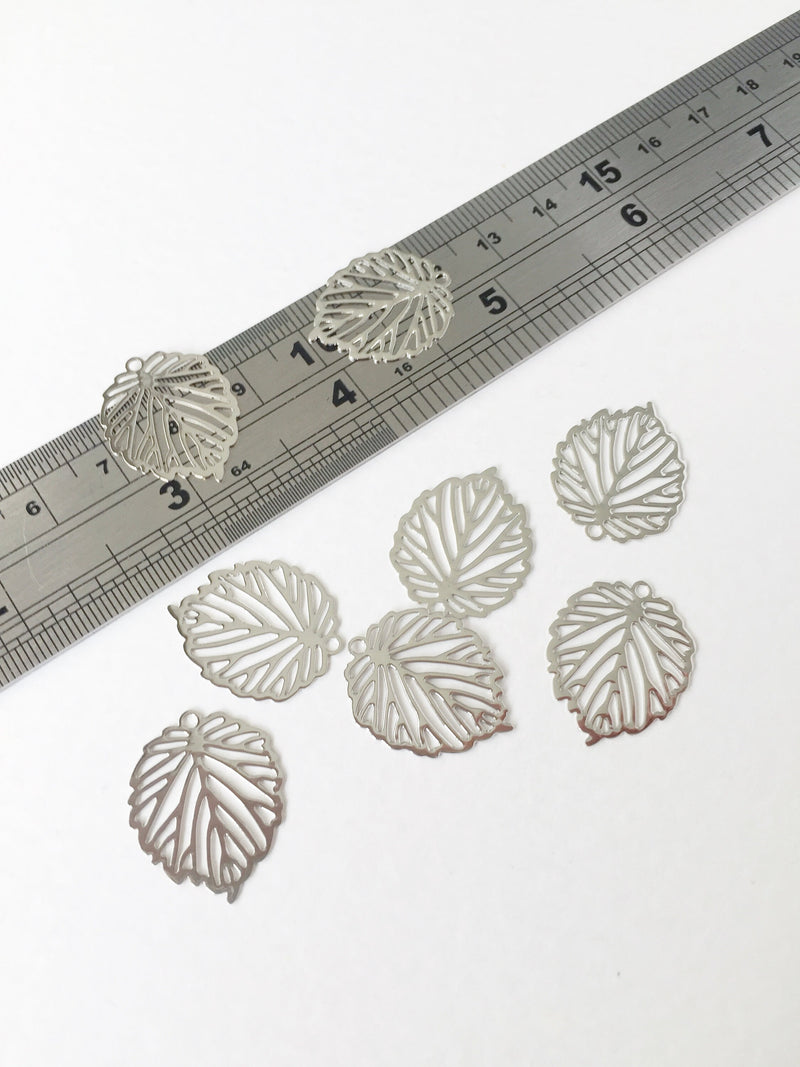 4 x Platinum Plated Filigree Leaf Pendants, 22x18mm (0105)