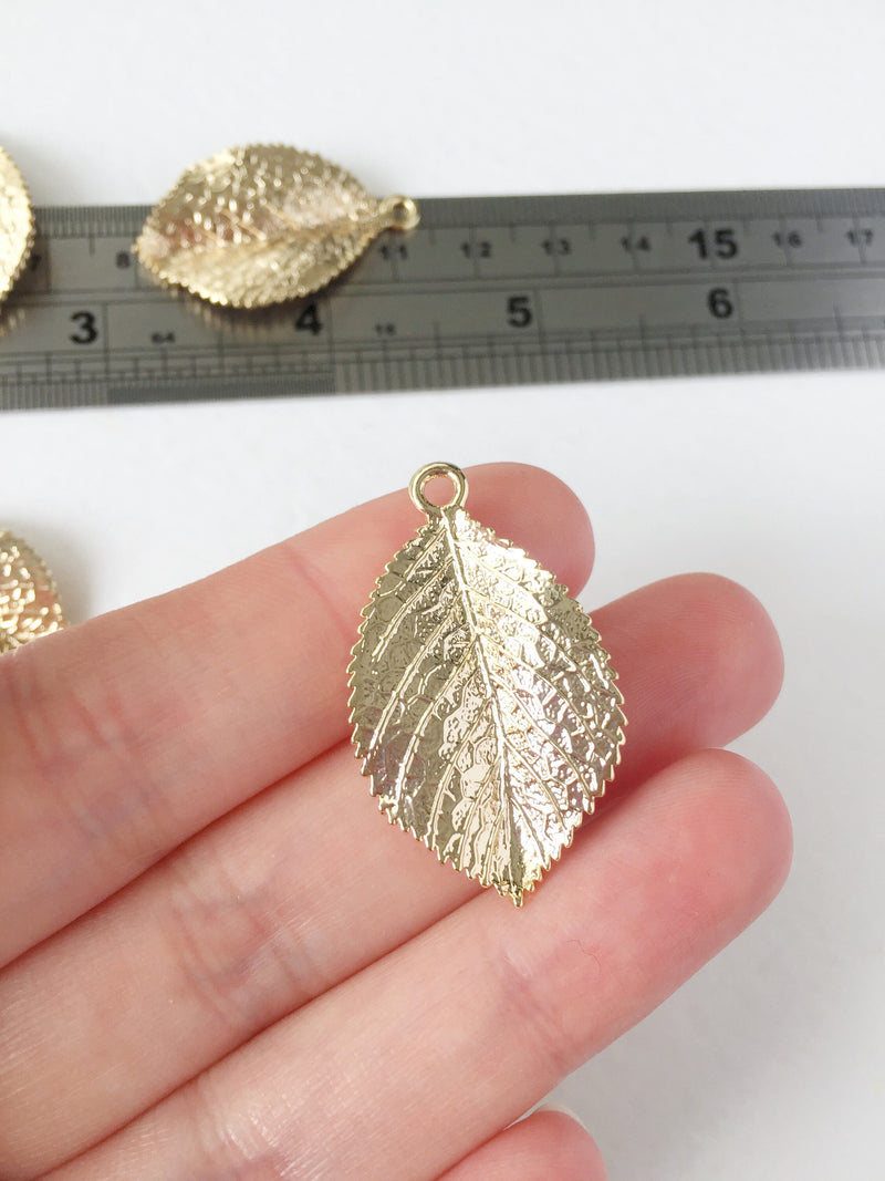 1 x 18K Gold Plated Detailed Leaf Pendant, 34x20mm (0153)