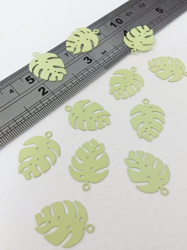 6 x Light Green Small Monstera Leaf Pendants, 20x15mm (0475)