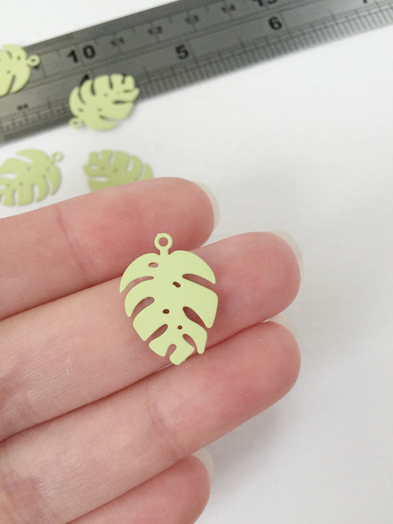 6 x Light Green Small Monstera Leaf Pendants, 20x15mm (0475)