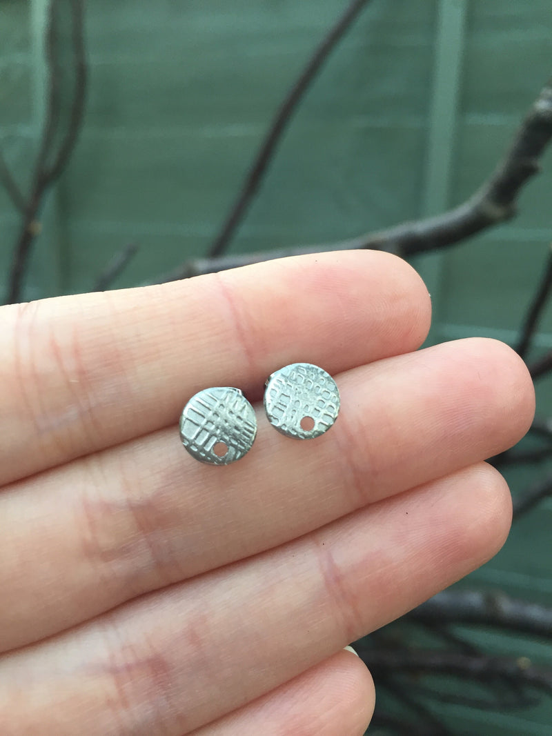 1 pair x Textured Round Stainless Steel Earring Studs (0497)