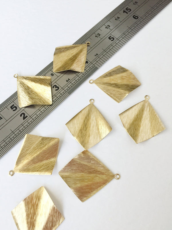 6 x Textured Raw Brass Kite Pendants, 32.5x27mm (0735)