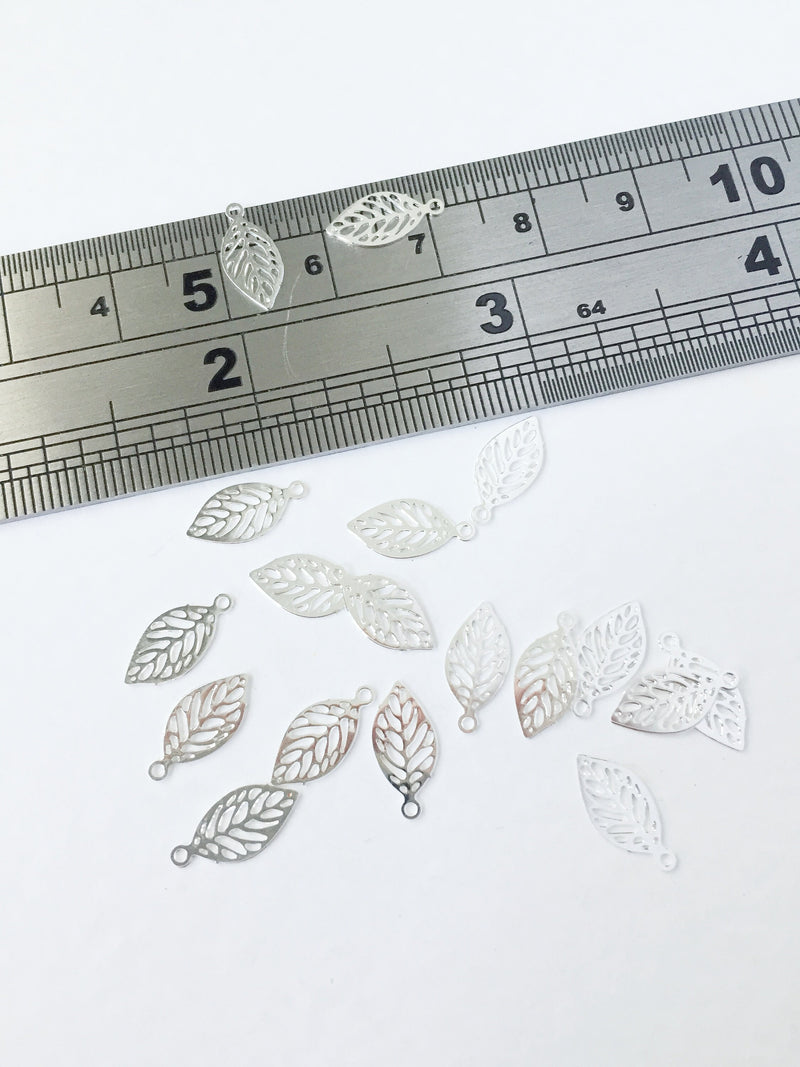 10 x Tiny Silver Plated Filigree Leaf Pendants, 11.5x5.5mm (0467)