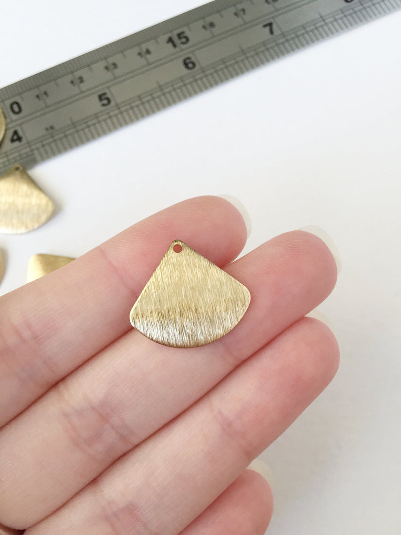 6 x Textured Raw Brass Curved Fan Shape Pendants, 21x19mm (0738)