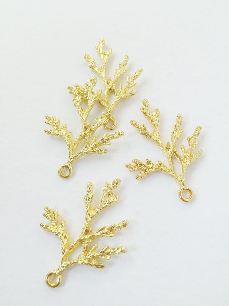 4 x Gold Metal Thuja Branch Pendants, 36x26mm (E6)