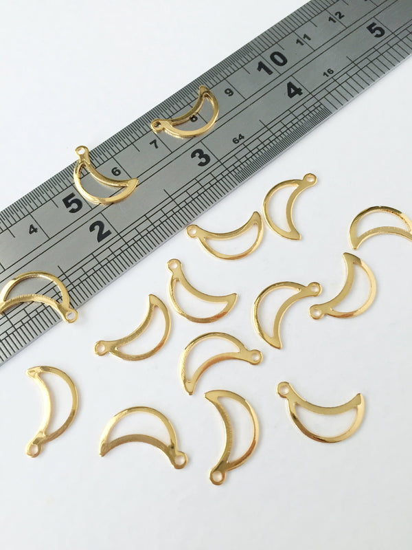 8 x Gold Plated Stainless Steel Openwork Crescent Moon Charms, 15x9mm (0316)