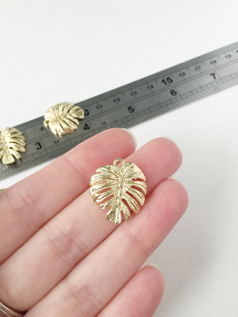 4 x Gold Tone Monstera Leaf Pendants (0662)