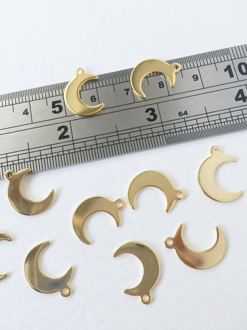 8 x Gold Plated Stainless Steel Crescent Moon Charms, 16x11mm (0442)