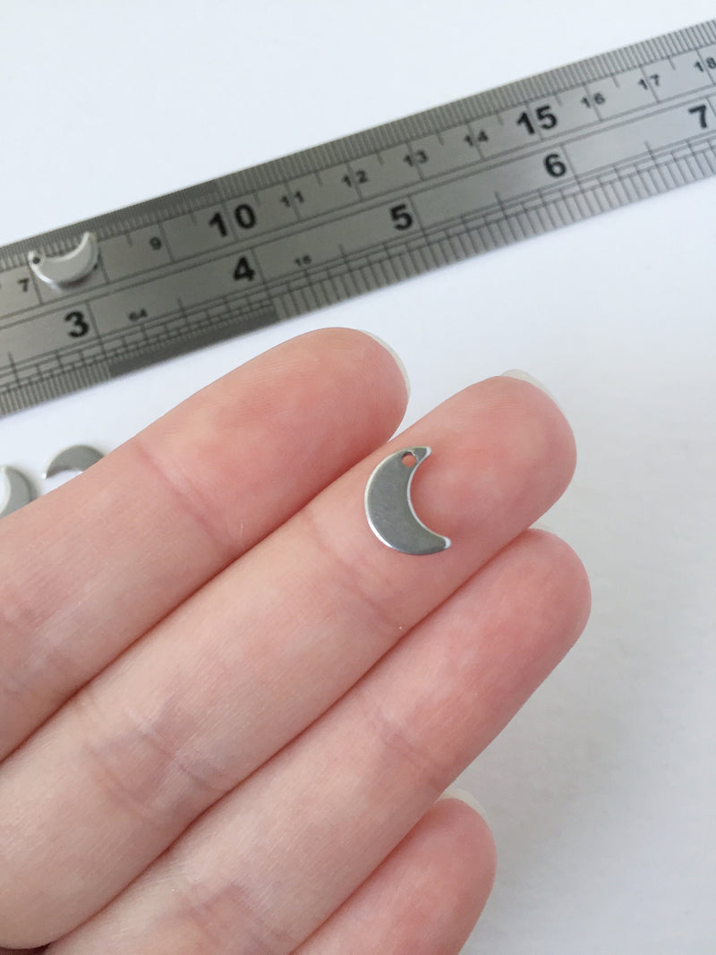 10 x Stainless Steel Crescent Moon Charms, 10x7mm (0443)