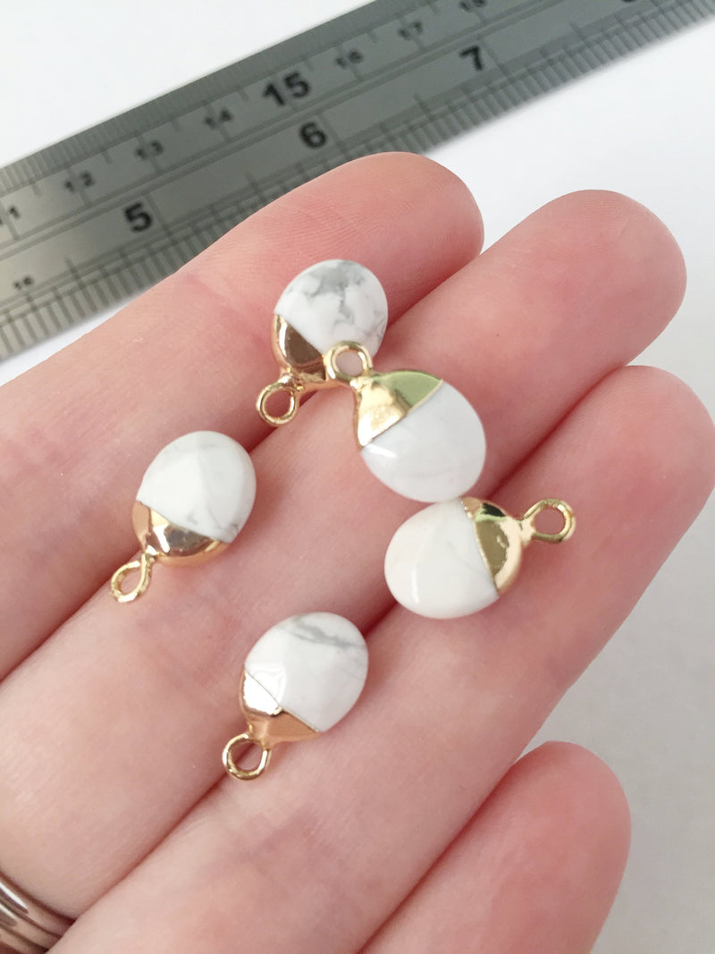 1 x White Howlite Gemstone Pendant, 14x8.5mm (0423)