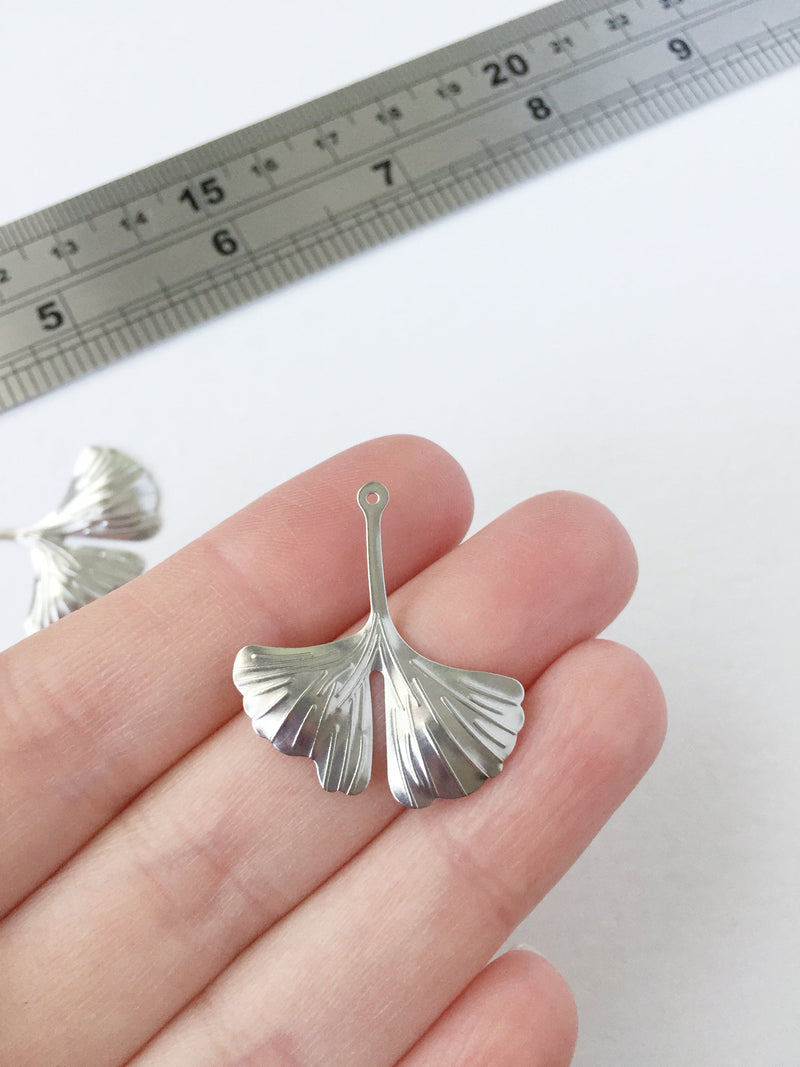 6 x Stainless Steel Ginkgo Leaf Pendants, 30x26mm (0798)