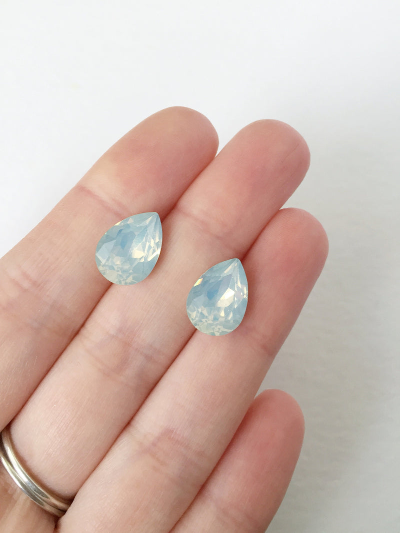 24 x White Opal Teardrop Rhinestone, 10x14mm (0887)