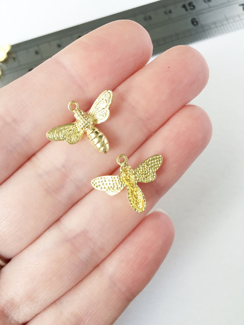 1 x Gold Polished Brass Bee Charms, 15x19mm Detailed Bee Pendants (0570)