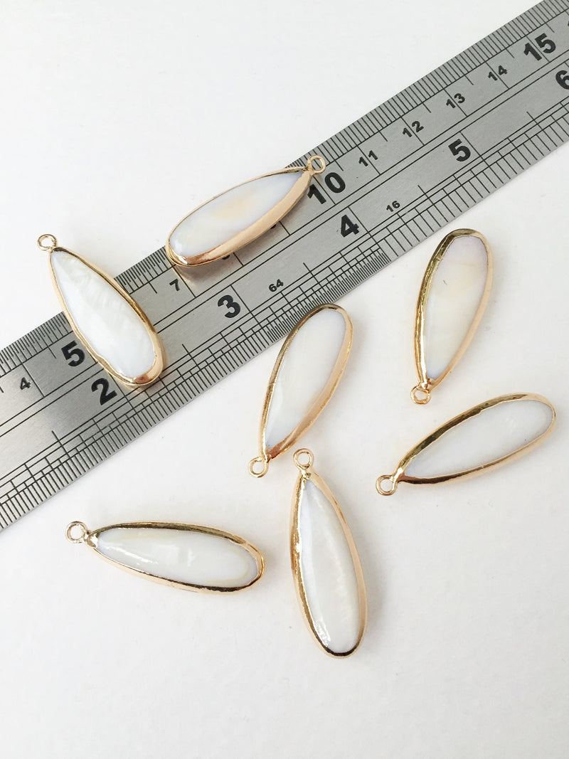 1 x Gold Elongated Teardrop Shell Charm, 33x11mm (0536)