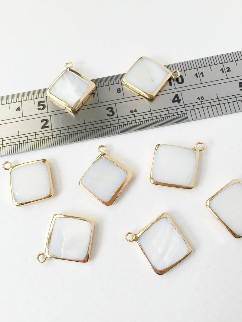 1 x Gold Framed Rhombus Shell Charm, 23x20mm (0532)