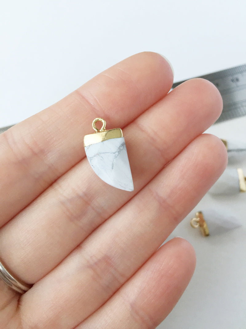 1 x White Howlite Tusk Pendant, 20x11mm (0516)