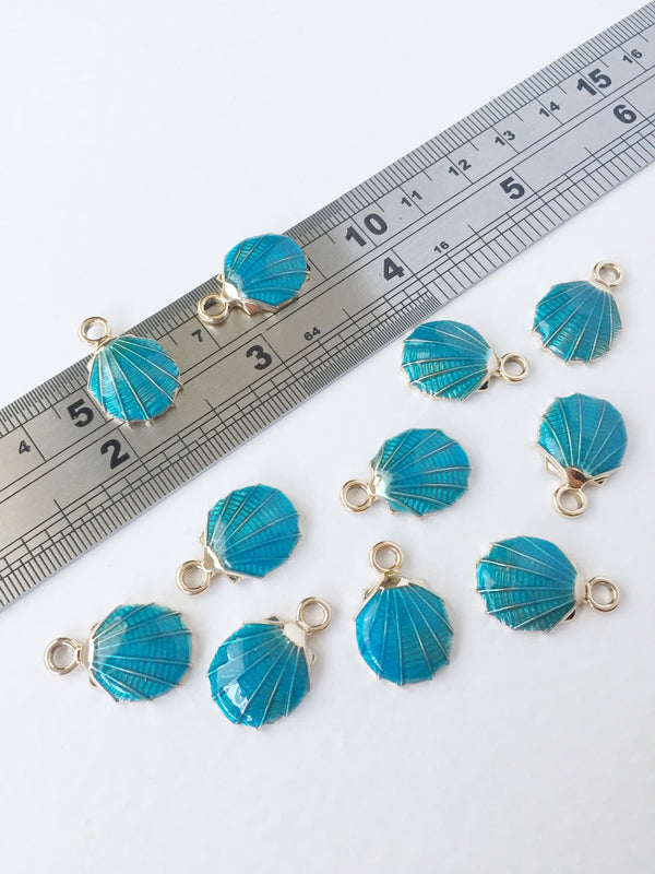 4 x Ocean Blue Enamel Gold Clam Shell Charms, 19x13mm (0550)