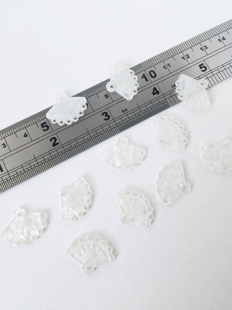 8 x Cellulose Acetate Fan Connectors, 15x20mm Mother of Pearl Imitation Fan Links (0981)