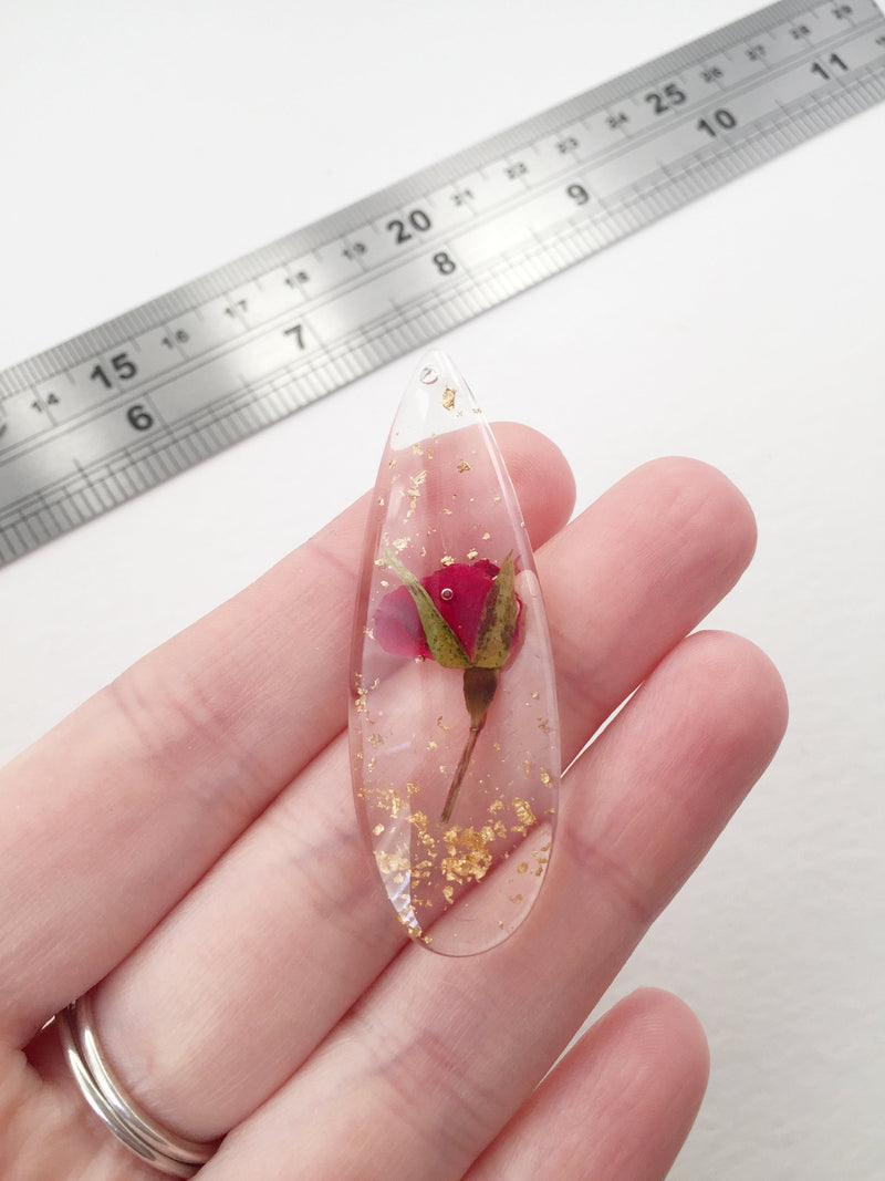 1 x Dried Rose Pendant, Teardrop Pressed Rosebud Resin Pendant (0990)