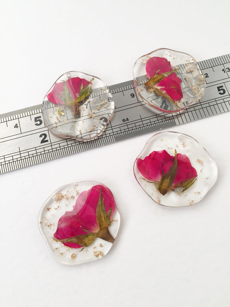 1 x Dried Rose Pendant, 30mm Preserved Flower Resin Pendant (0993)