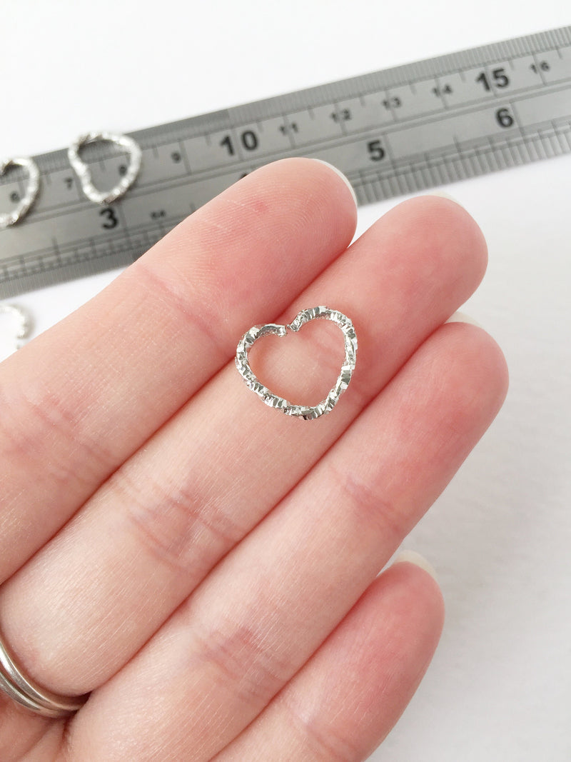 10 x Platinum Tone Textured Heart Connectors, 14x12mm (0646P)