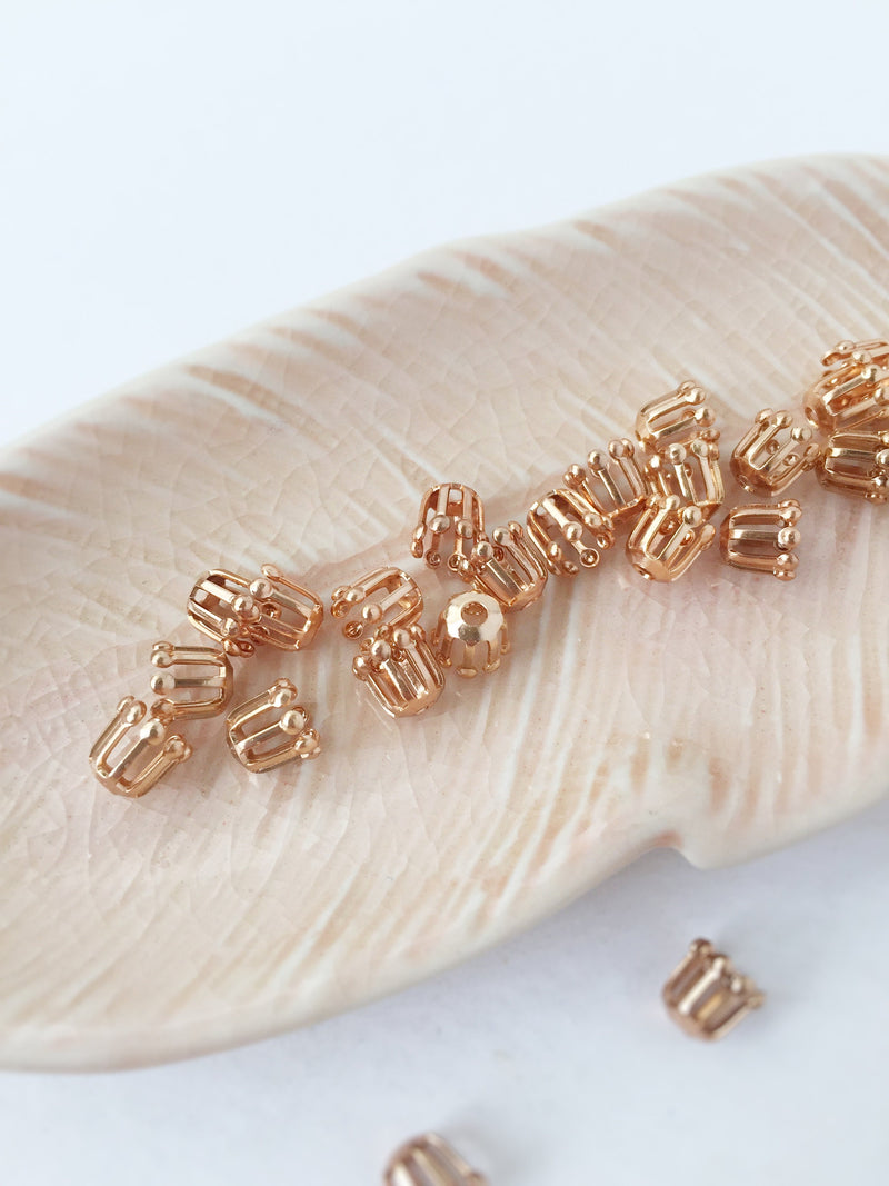 20 x Champagne Gold Flower Stamen Bead Caps, 5x5mm (1107)