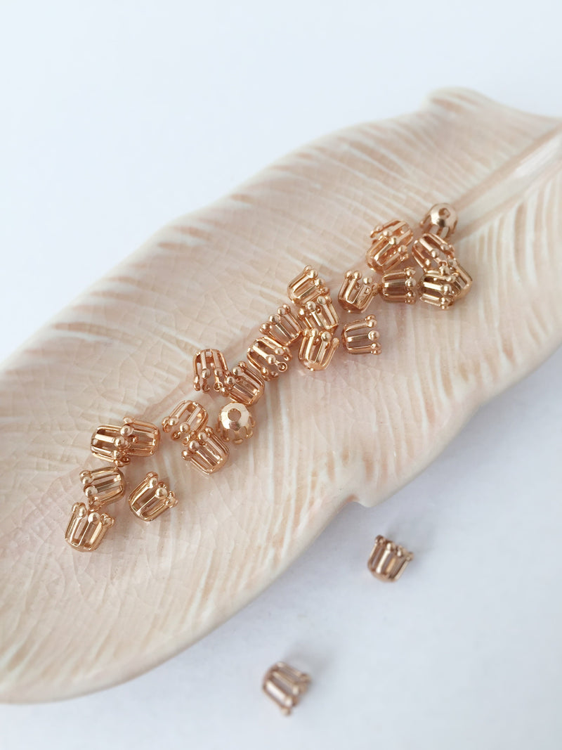 20 x Champagne Gold Flower Stamen Bead Caps, 5x5mm (1107)