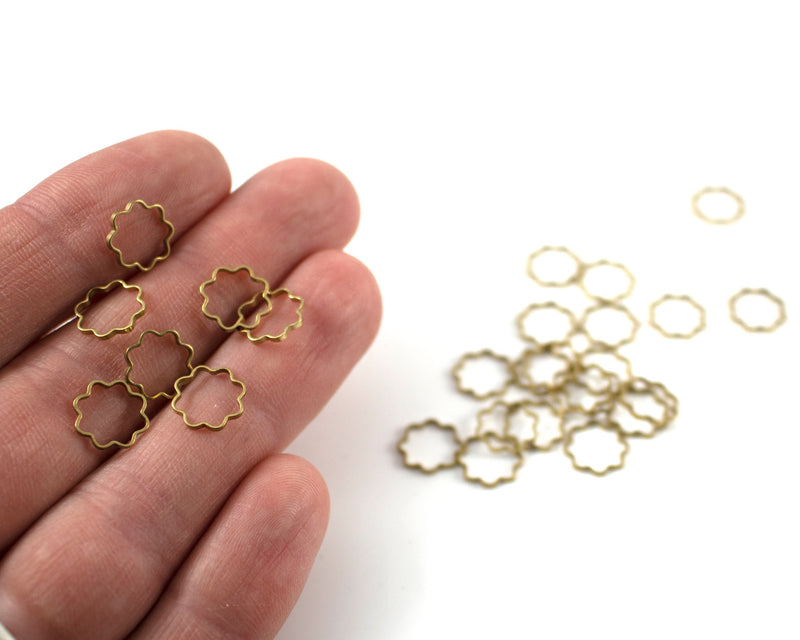 30 x Raw Brass Floral Connector Rings, 10mm Open Geometric Brass Links (C0362)