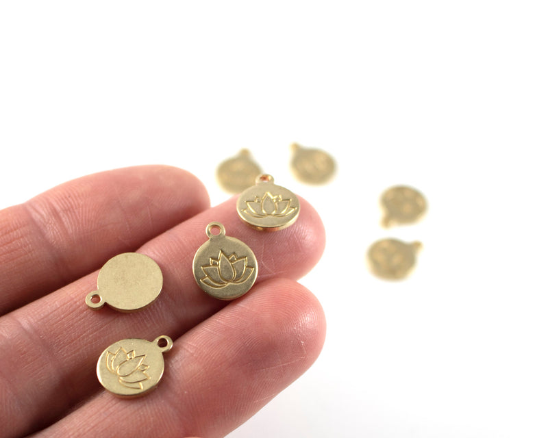 8 x Raw Brass Round Embossed Lotus Flower Pendants, 12x10mm (C0263)