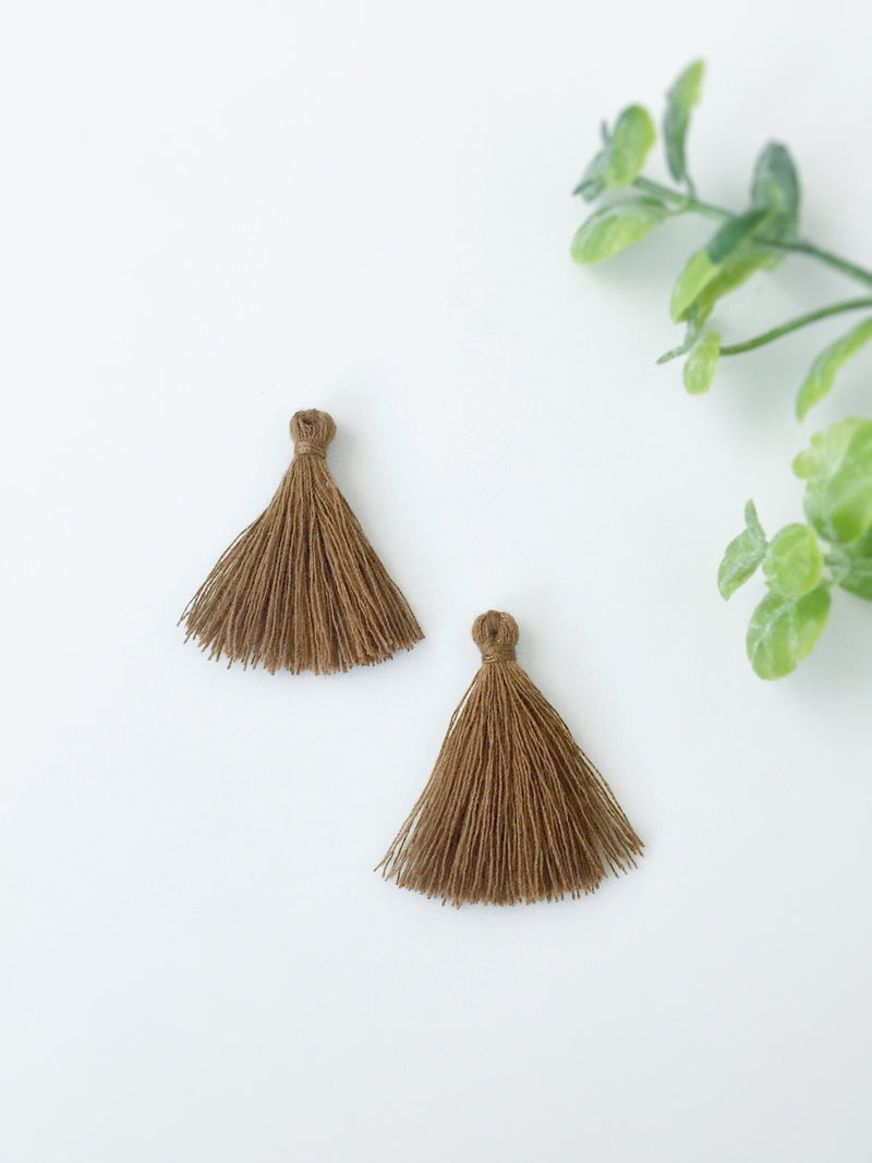 8 x Hazelnut Brown Cotton Tassels, 30mm (C0319)