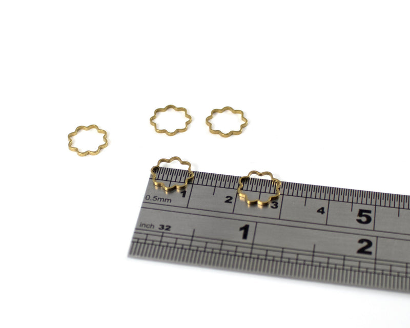 30 x Raw Brass Floral Connector Rings, 10mm Open Geometric Brass Links (C0362)