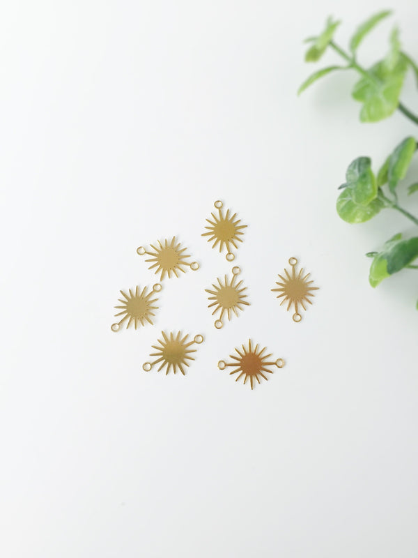 8 x Raw Brass Gold Sun Connectors, 18x13mm (C0121)