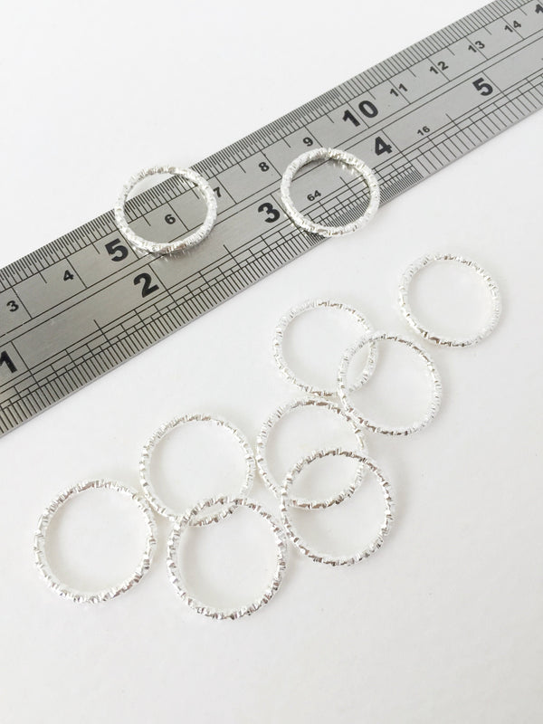 20 x Textured Silver Plated Hoop Connectors, 18mm (1709)