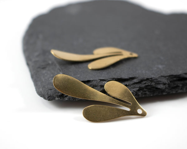 4 x Raw Brass Leaf Pendants, 35x17mm (C0091)