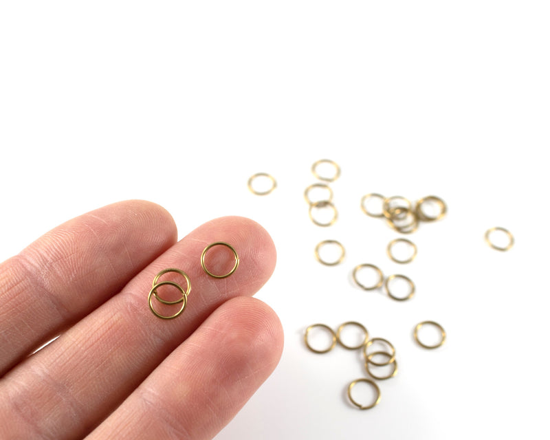 150 x Raw Brass Jump Rings, 7x0.7mm Open Round Rings (C0647)