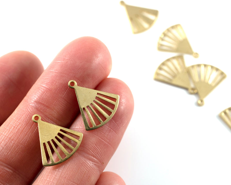 8 x Raw Brass Fan Charms, 17mm (C0435)