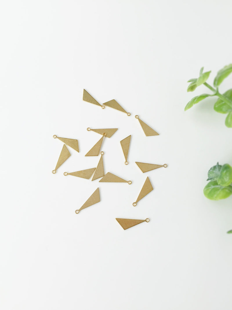 12 x Raw Brass Triangle Charms, 16x5.5mm (C0140)