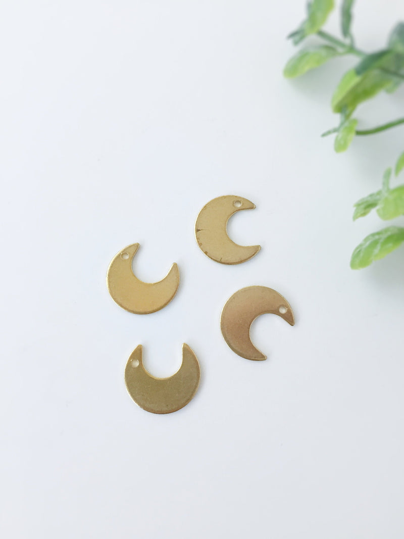 8 x Chunky Raw Brass Crescent Moon Charms, 16x14mm (C0054)