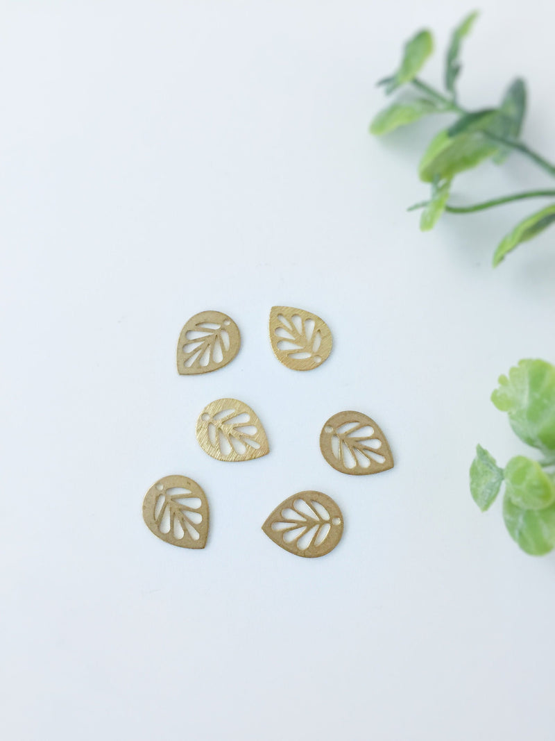 6 x Textured Raw Brass Cut-out Leaf Pendants, 14x11mm (C0056T)