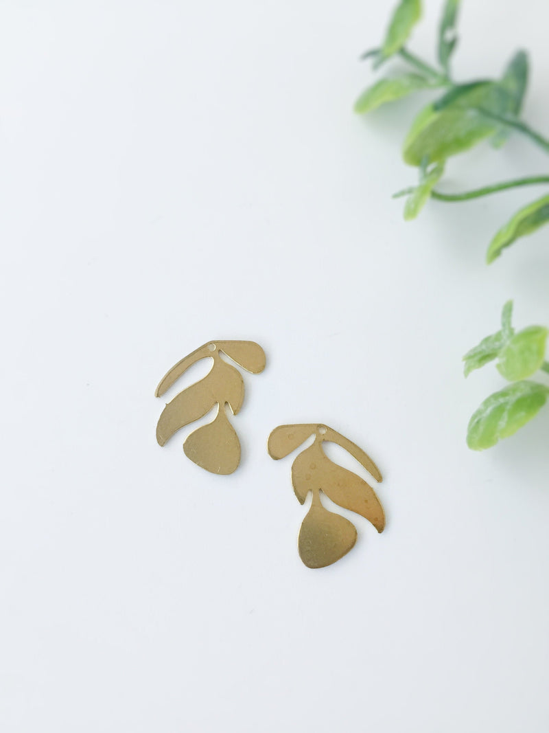 6 x Raw Brass Leaf Pendants, 21x17mm (C0047)