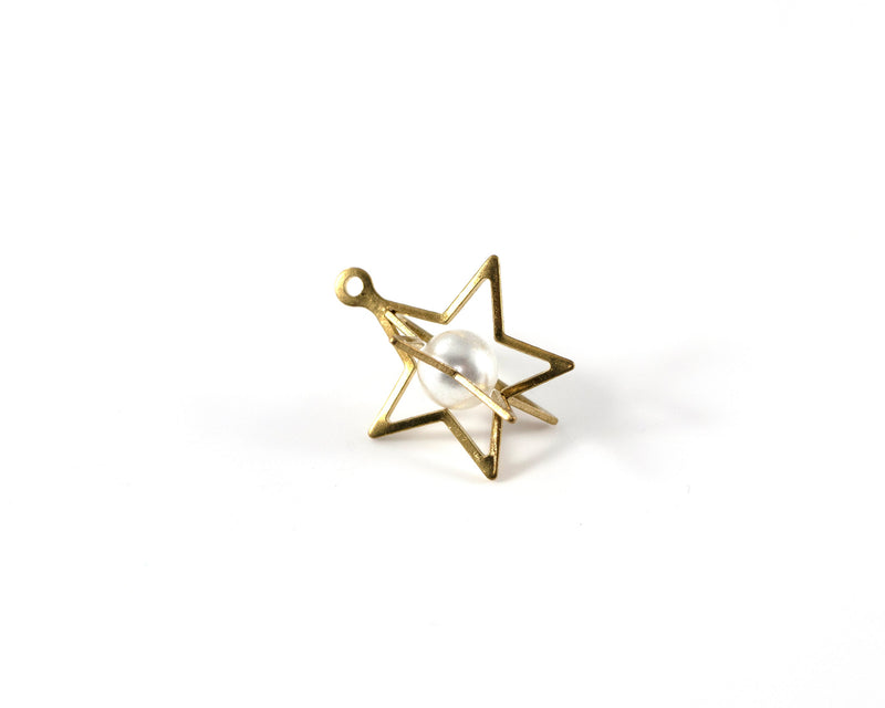 2 x Raw Brass Star Pendants With Pearl, 17x15mm (C0422)