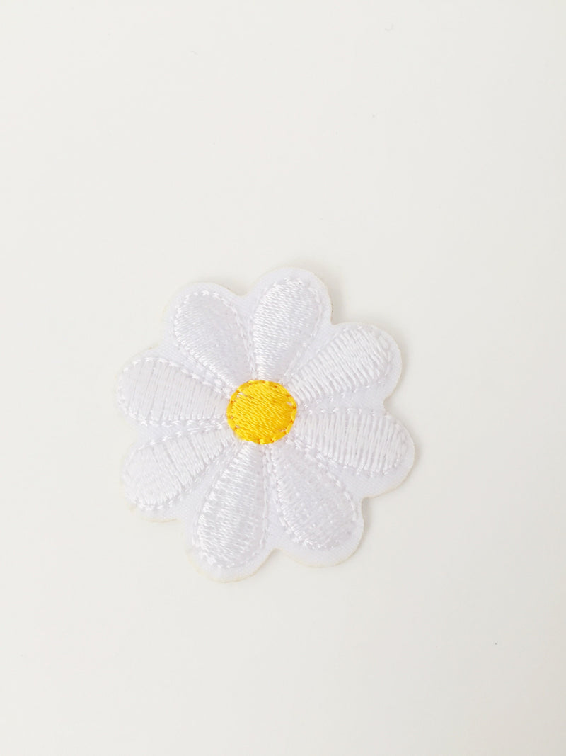 Embroidered Daisy Iron-on Patch, Embroidered White Daisy Badge