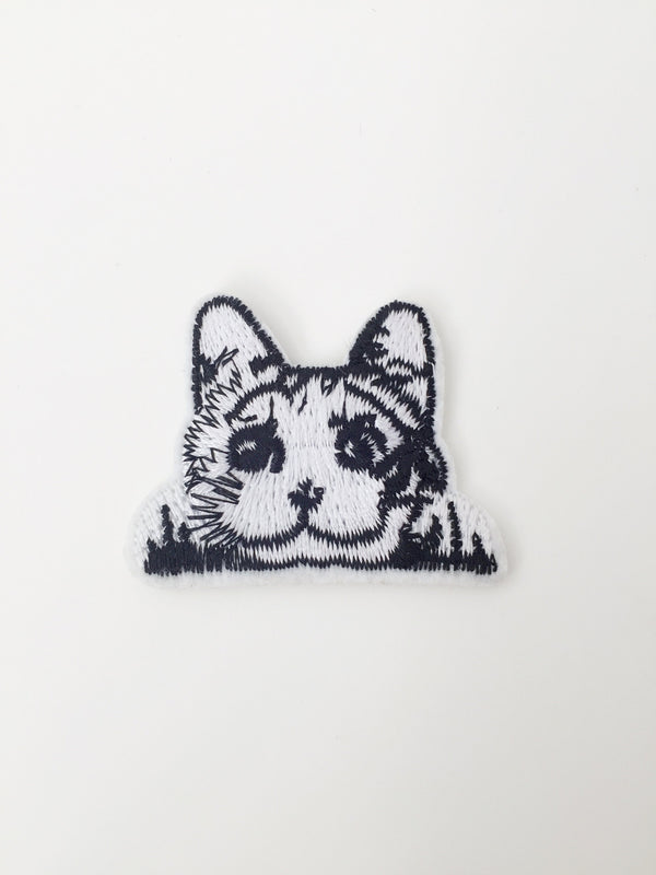 Small Peeping Cat Iron-on Patch, Black and White Animal Applique