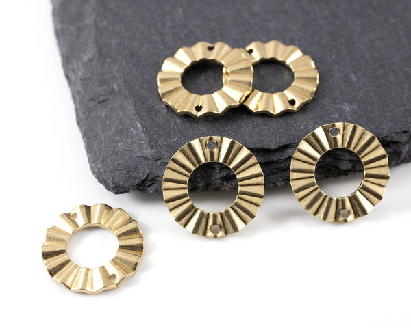 4 x Raw Brass Ribbed Circle Pendant/Connectors, 18mm (C0446)