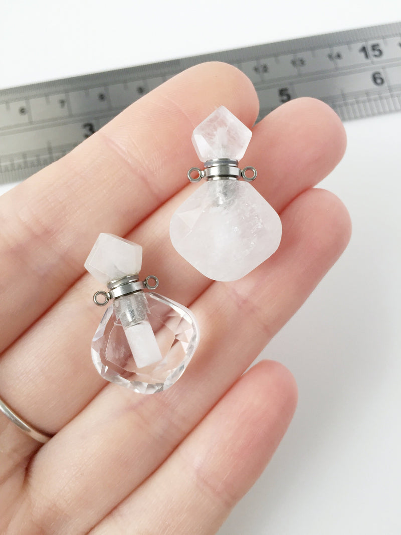 1 x Clear Quartz Perfume Bottle Pendant, 17x21mm (1639)