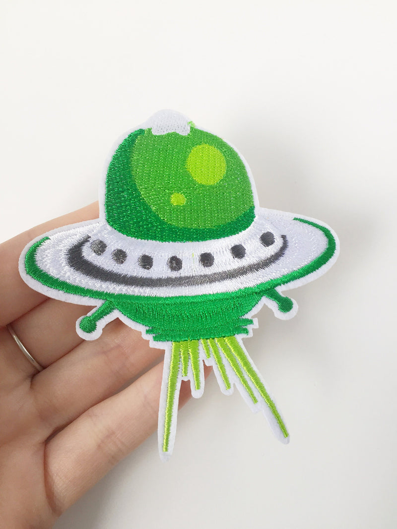 Green UFO Iron-on Patch, Spacecraft Embroidery Applique (P039)