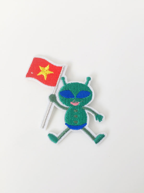 Alien Iron-on Patch, Space Visitor Applique (P040)